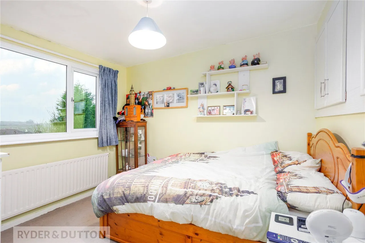 Den Hill Drive, Springhead, OL4, photo 14