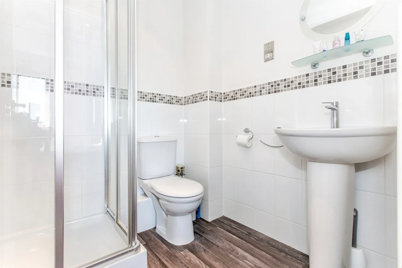 Lancaster Gate, Upper Cambourne, CB23, photo 13
