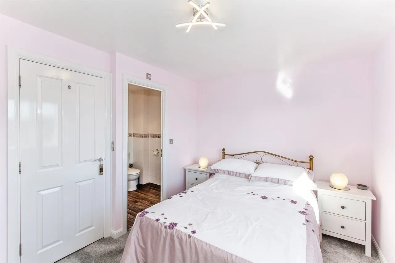Lancaster Gate, Upper Cambourne, CB23, photo 11