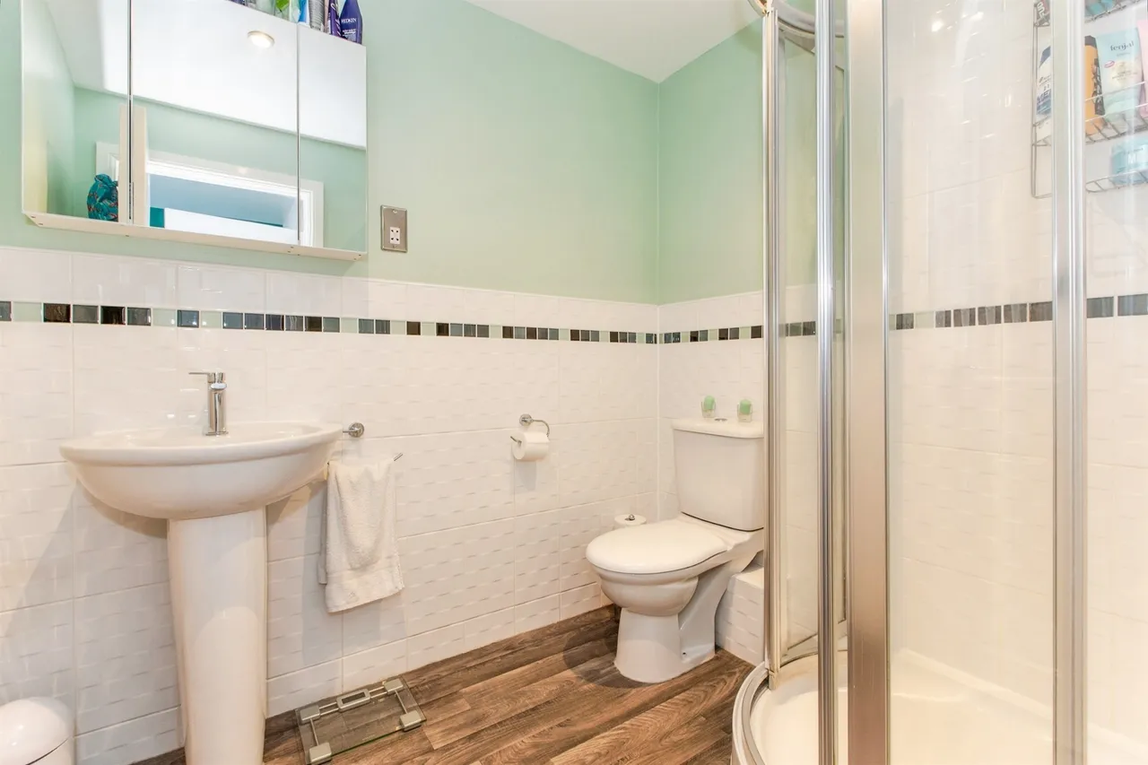Lancaster Gate, Upper Cambourne, CB23, photo 10