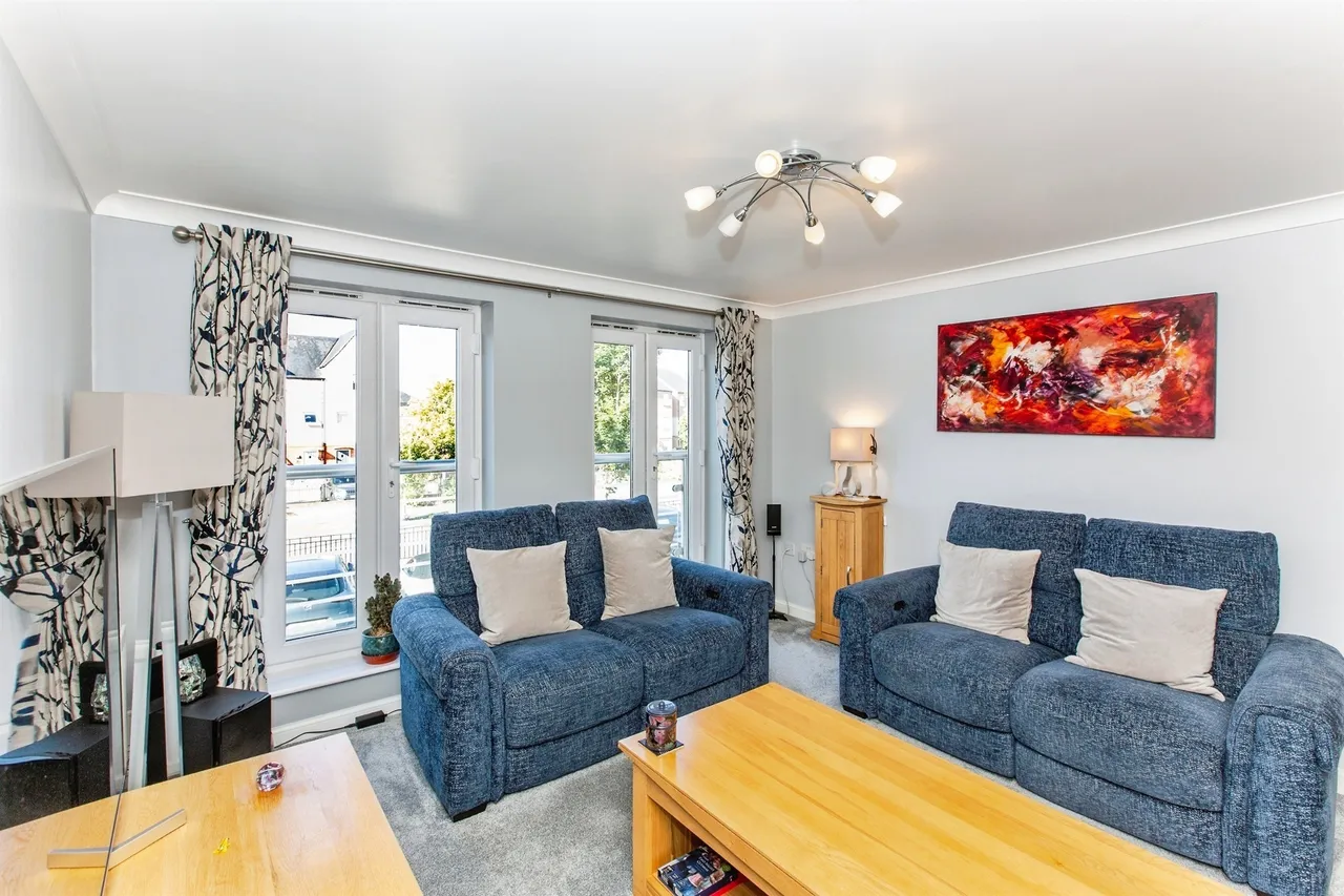 Lancaster Gate, Upper Cambourne, CB23, photo 3