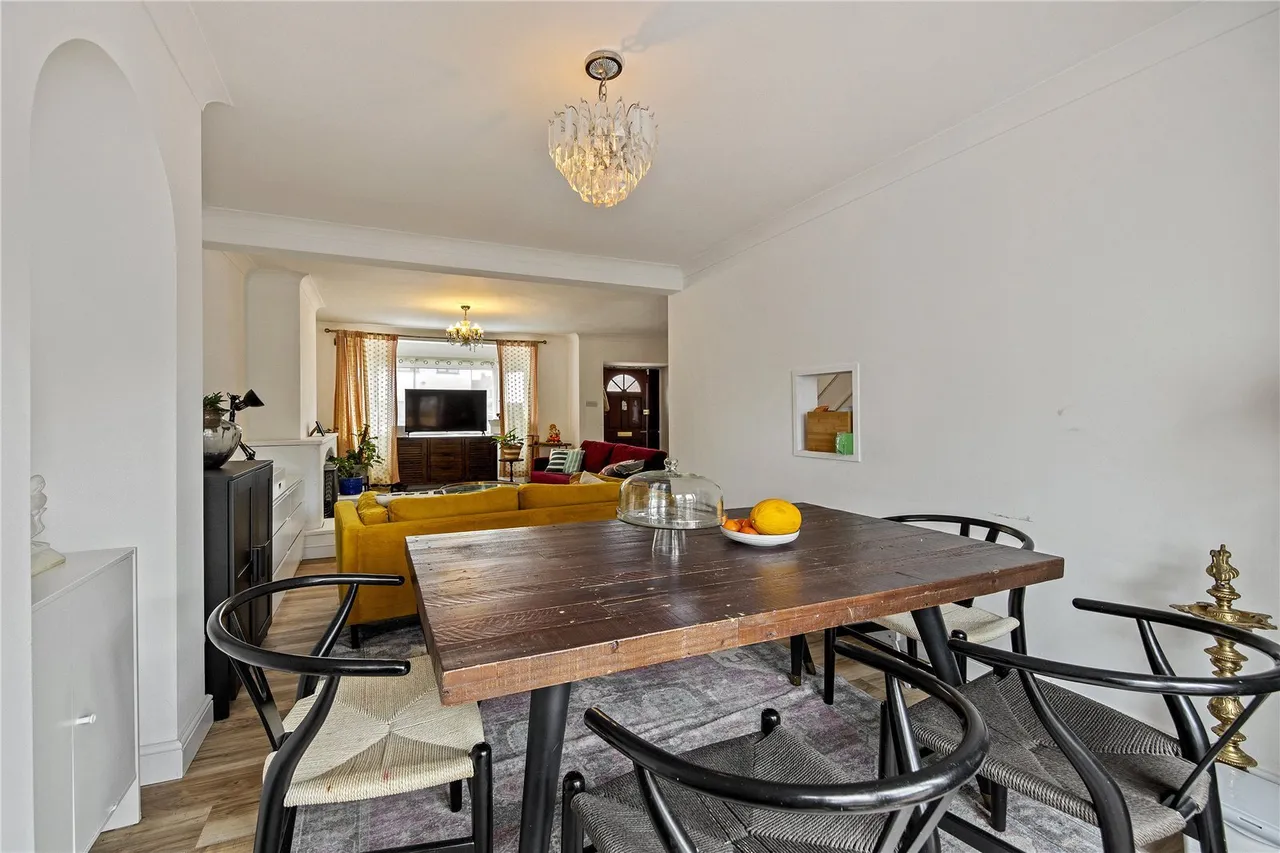 Grove Crescent, Feltham, TW13, photo 3