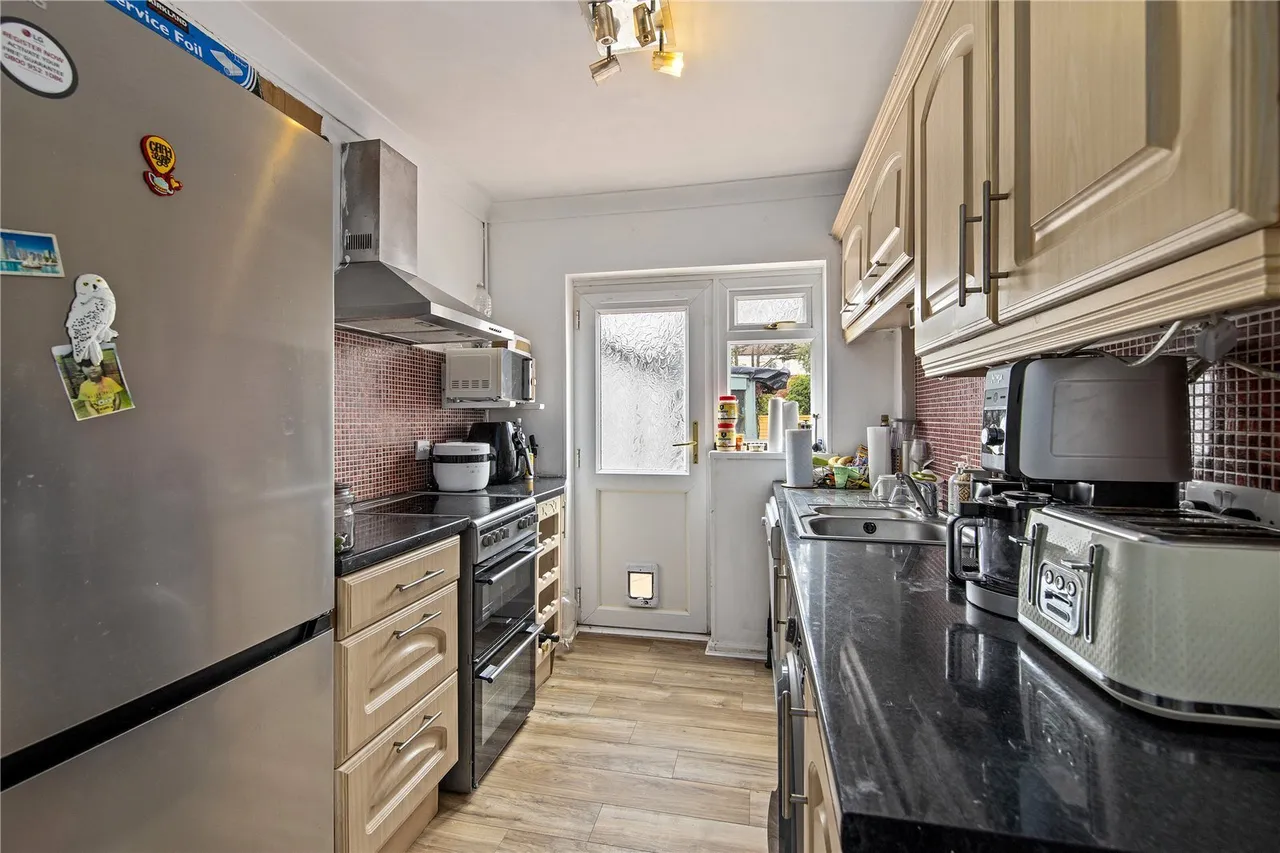 Grove Crescent, Feltham, TW13, photo 9