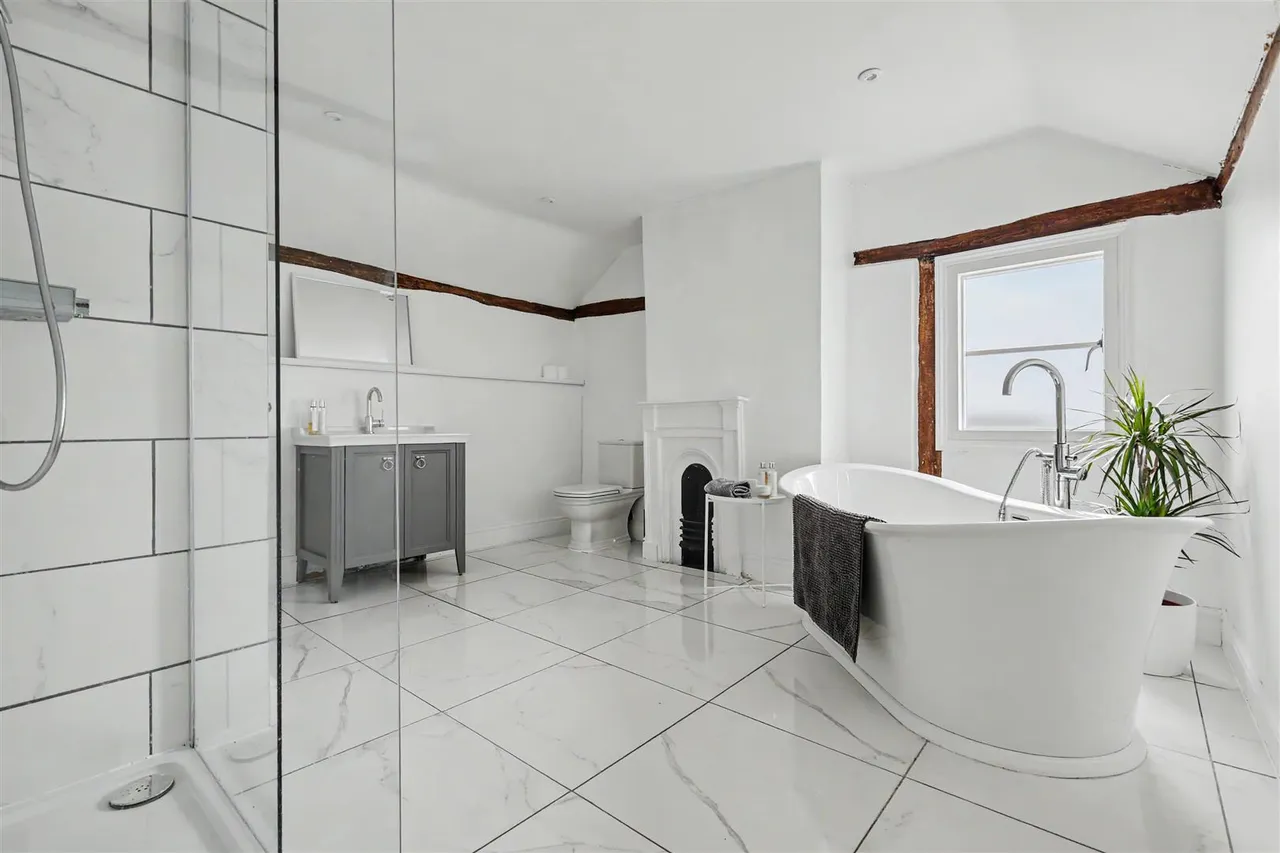 High Street, Hempstead, CB10, photo 25