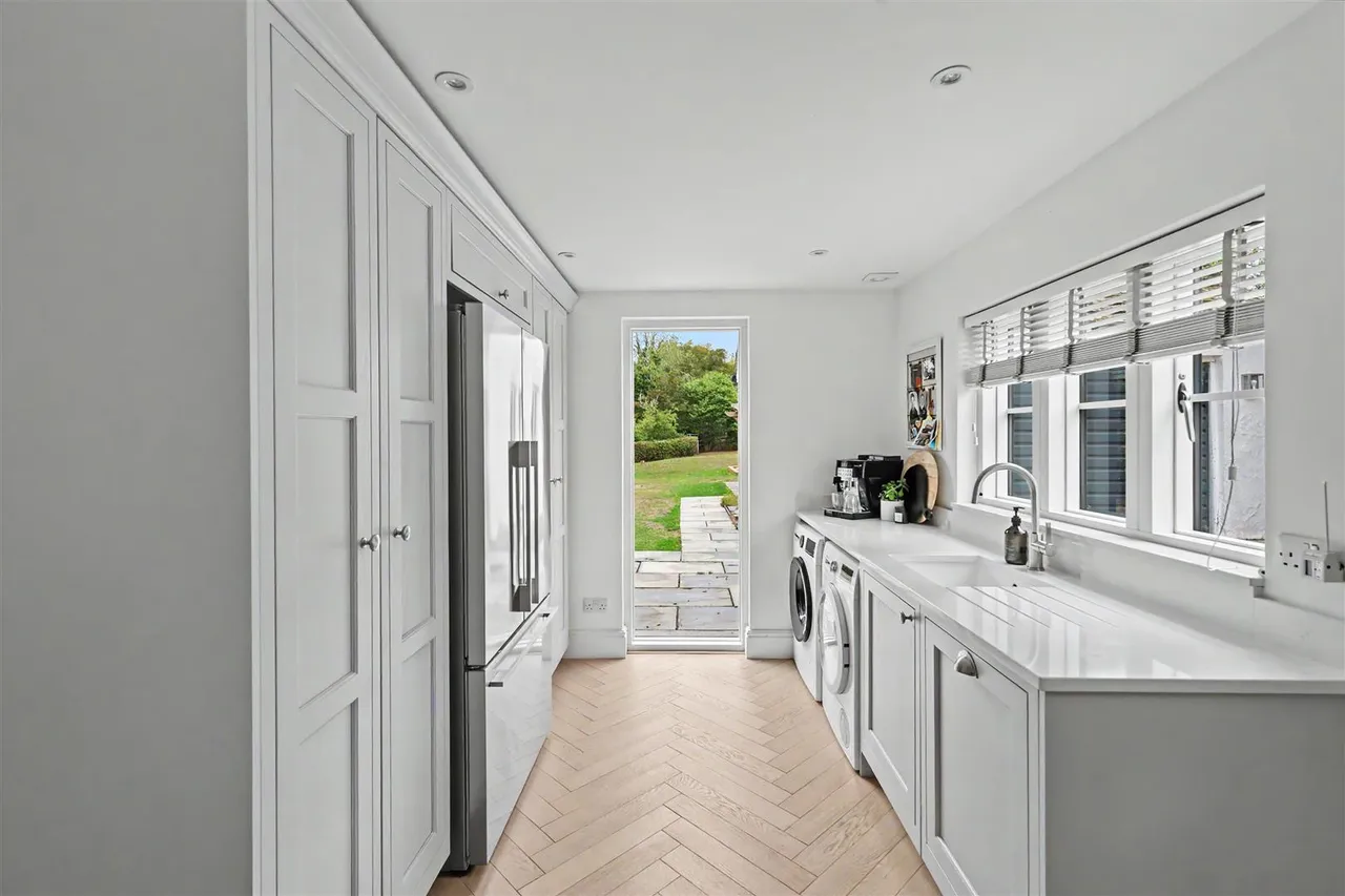 High Street, Hempstead, CB10, photo 13