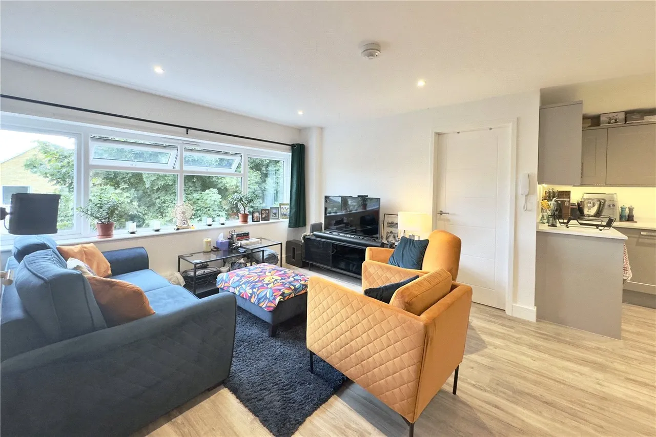 1 bed flat to rent — Station Road, Bourne End, Buckinghamshire, SL8
