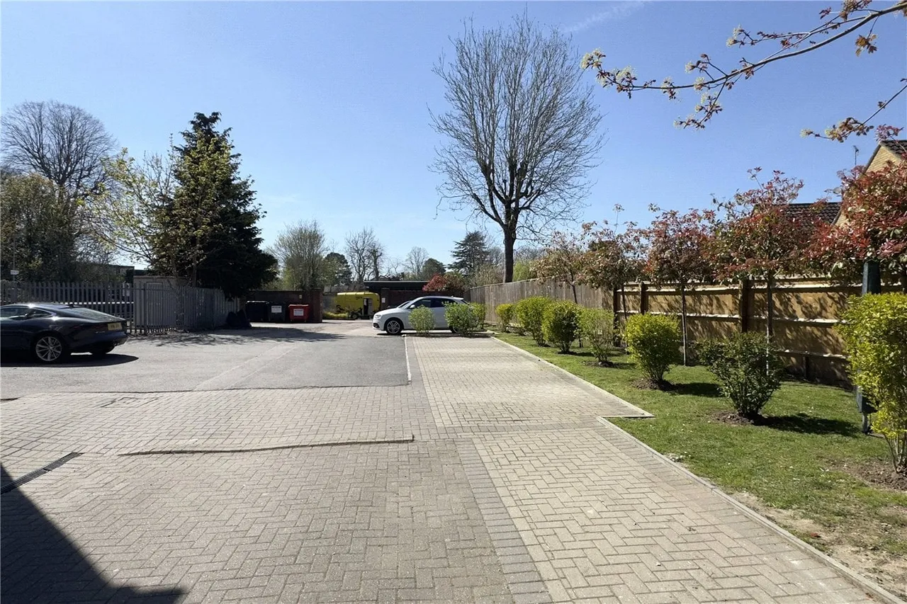 Station Road, Bourne End, Buckinghamshire, SL8, photo 8