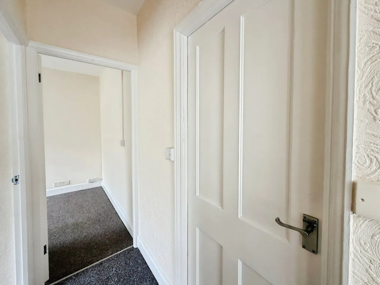 Grove Road, Clydach, SA6, photo 18