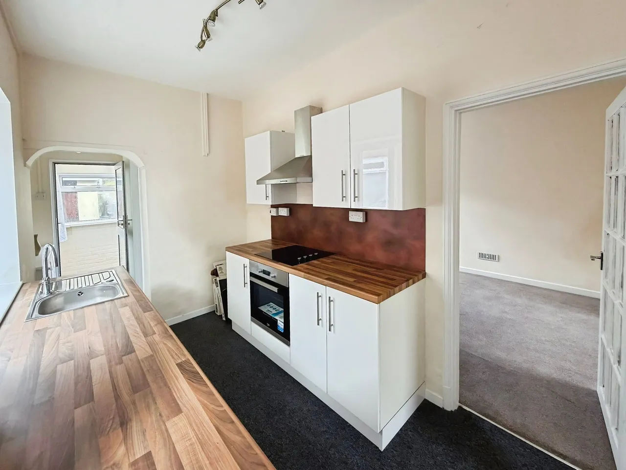 Grove Road, Clydach, SA6, photo 6