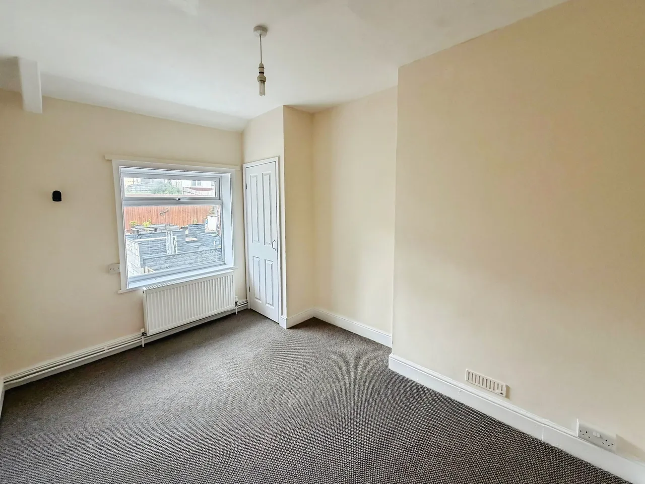 Grove Road, Clydach, SA6, photo 15