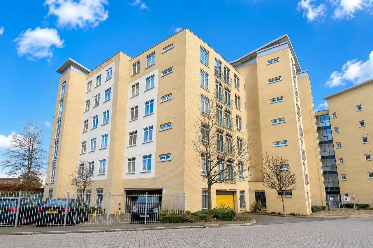 2 bed flat for sale, Kenavon Drive, Reading, RG1