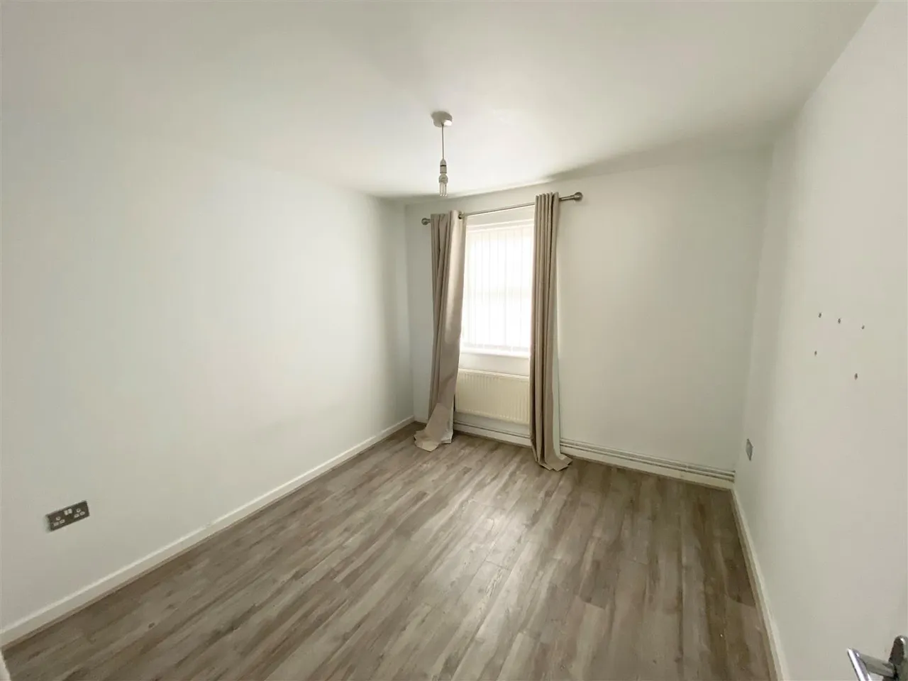 Francine Close, Liverpool, L3, photo 6