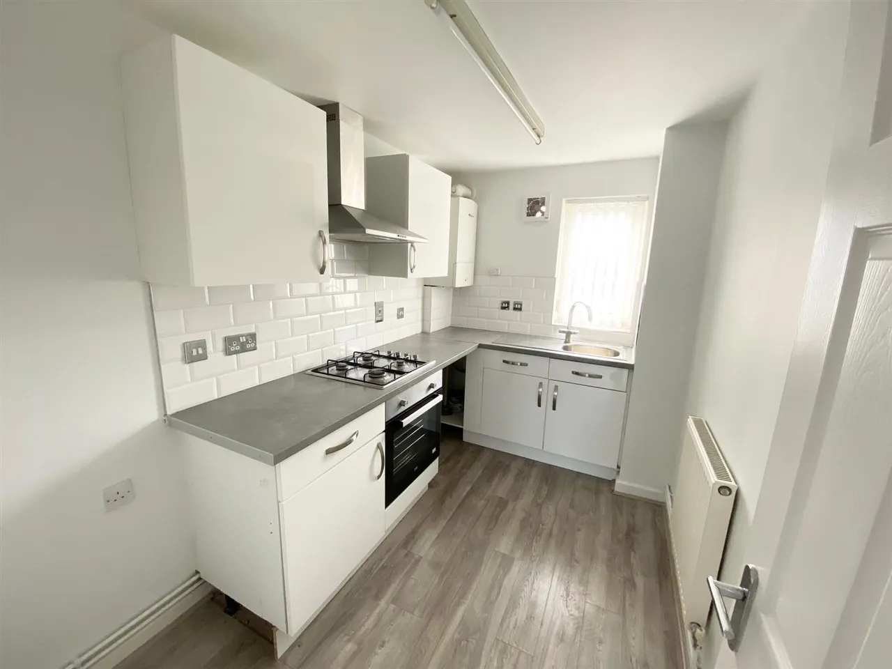 Francine Close, Liverpool, L3, photo 4