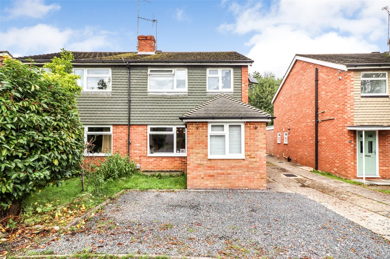 3 bed house for sale — Darset Avenue, Fleet, Hampshire, GU51 3QE