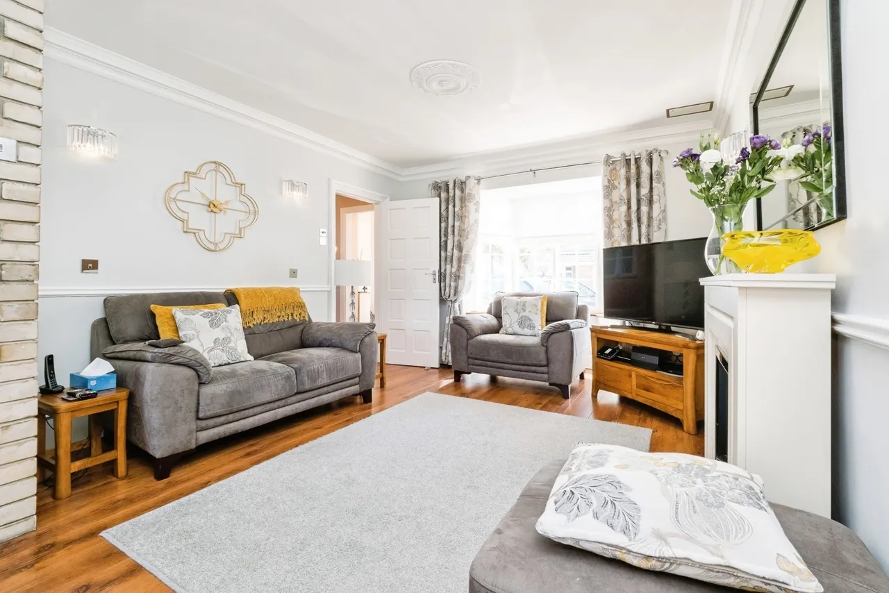Deere Avenue, Rainham, RM13, photo 8