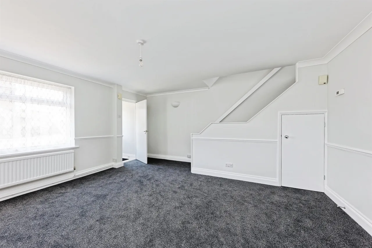 Derwent Way, Aylesham, Canterbury, photo 9