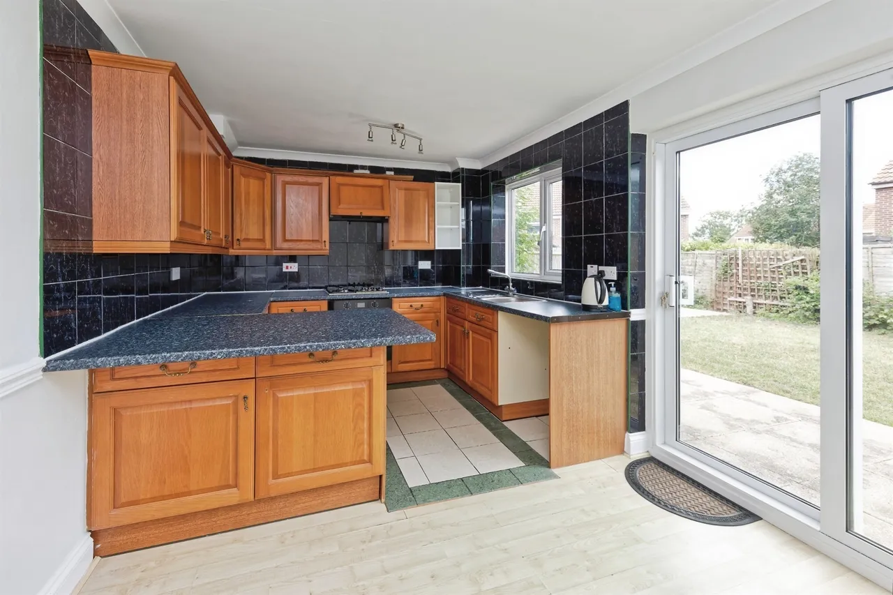 Derwent Way, Aylesham, Canterbury, photo 3