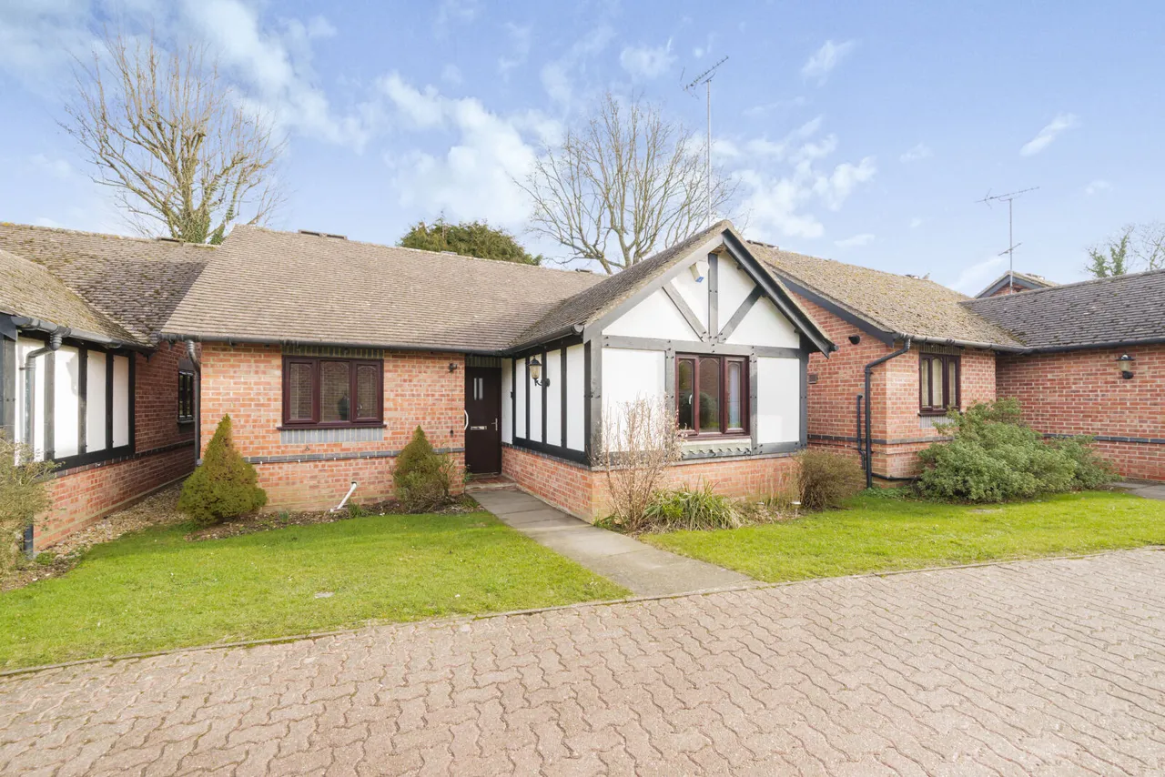 2 bed house for sale, Sherwood Gardens, Henley-on-Thames, RG9