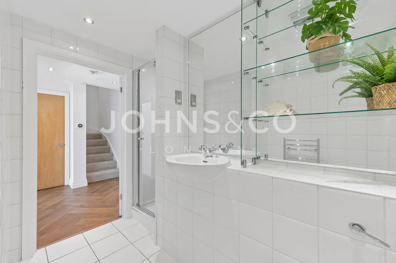 Ferry Quays, Brentford, TW8, photo 7