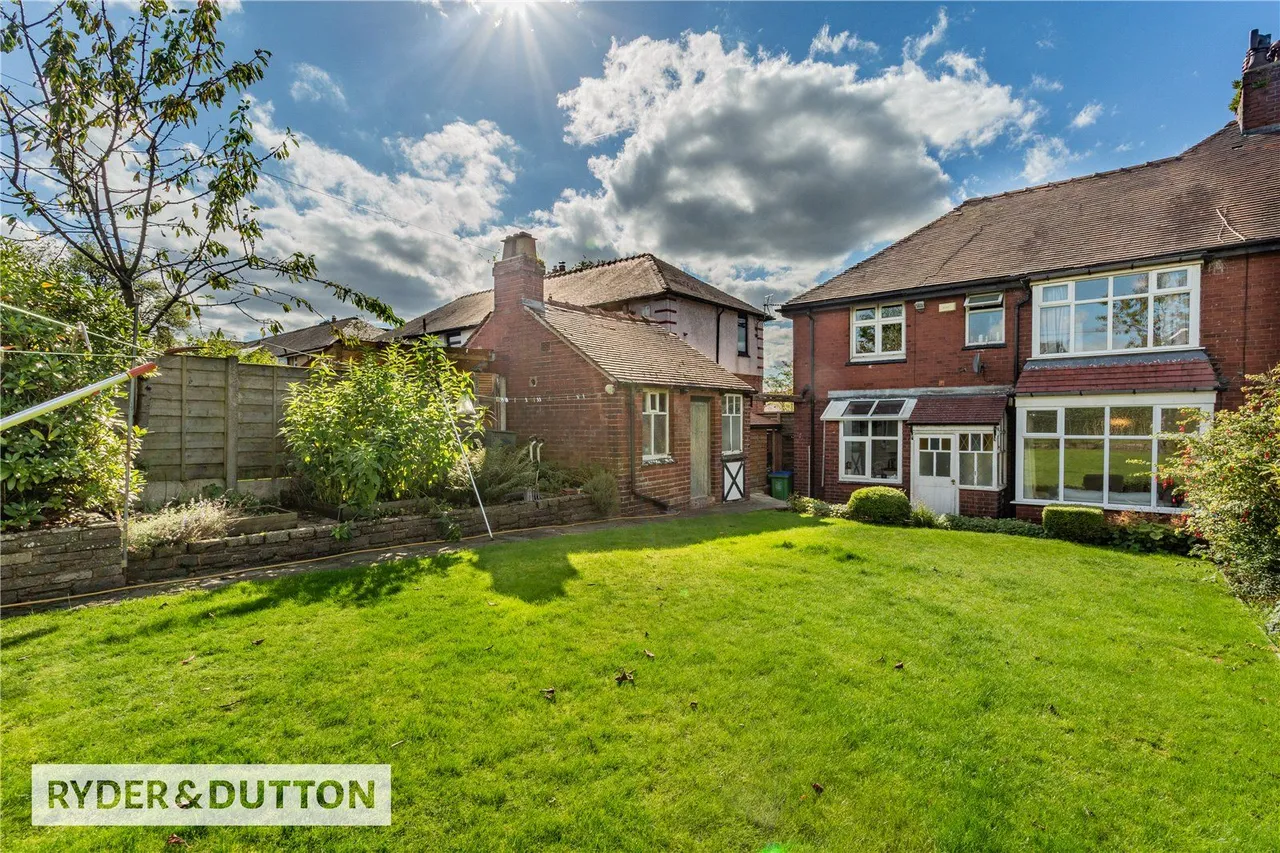 Oldham Road, Thornham, OL16, photo 25