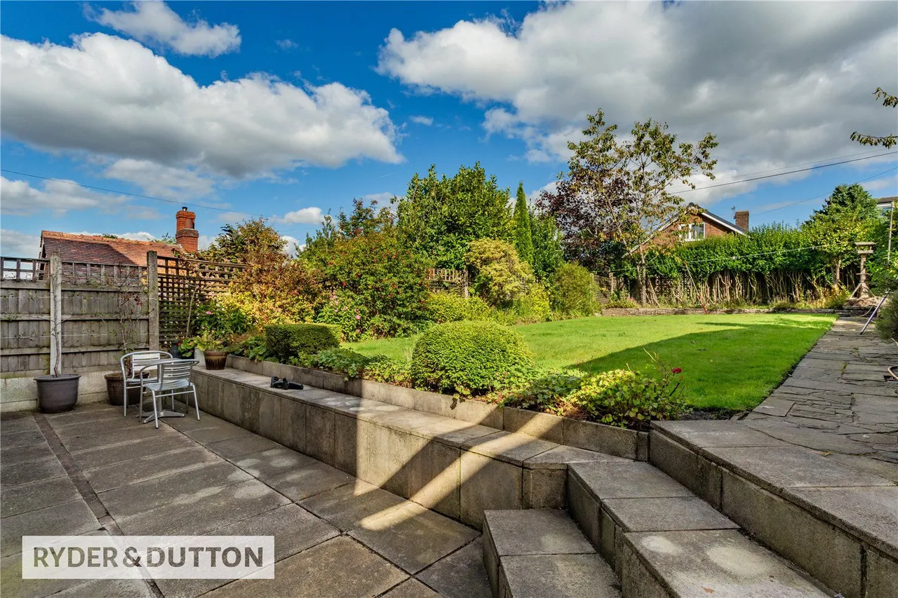 Oldham Road, Thornham, OL16, photo 2