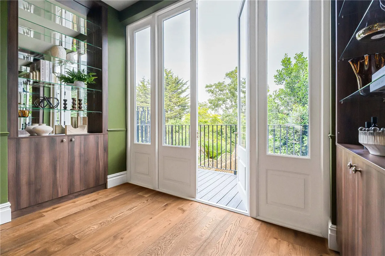 Stapleton Hall Road, London, N4, photo 9