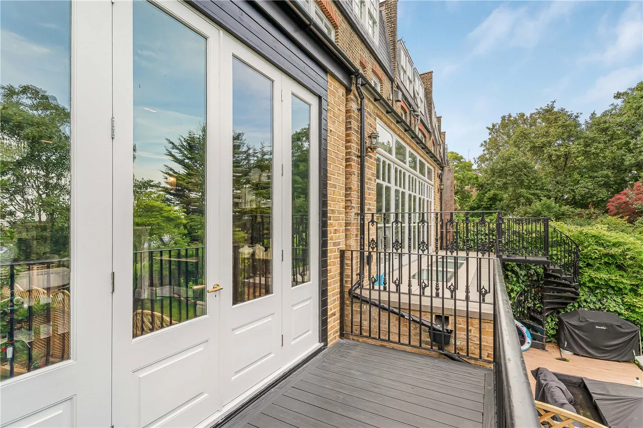Stapleton Hall Road, London, N4, photo 11