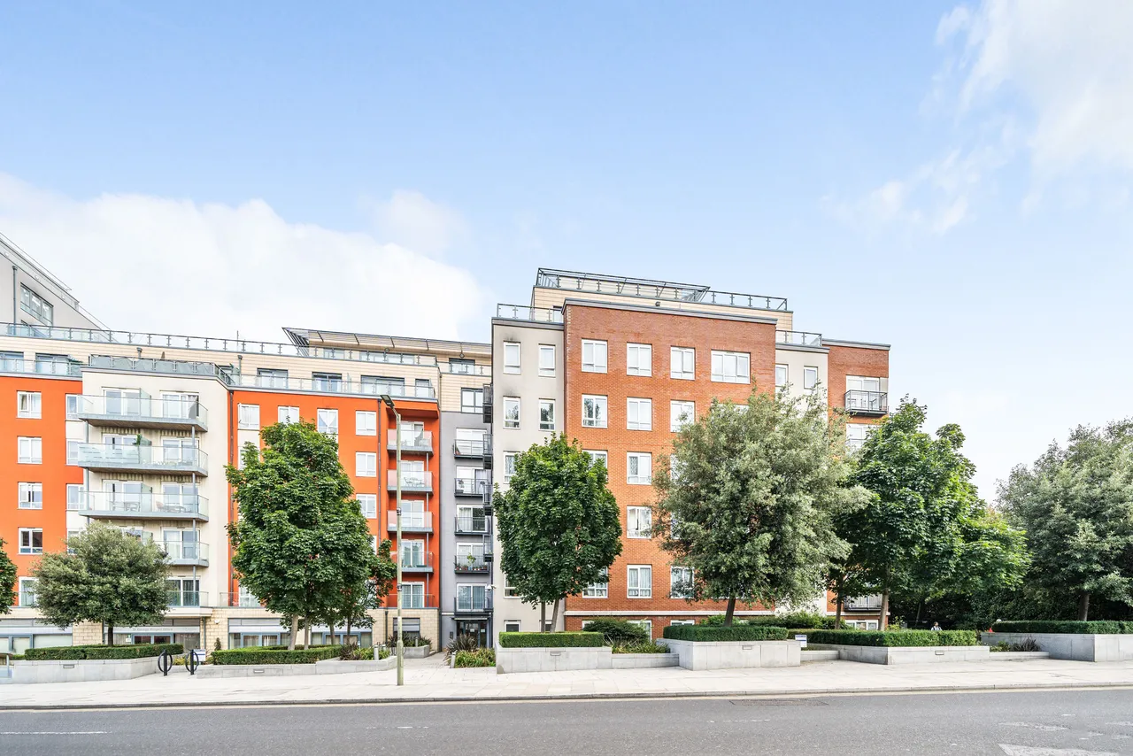 2 bed flat to rent — 45 Eldon House, 52 Aerodrome Road, London