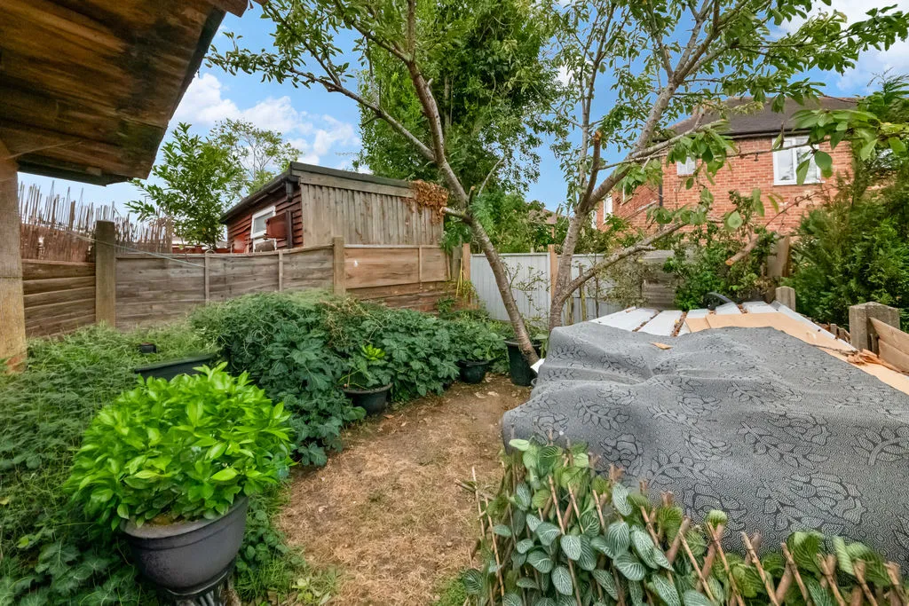 Eastcote Lane, Northolt, photo 8