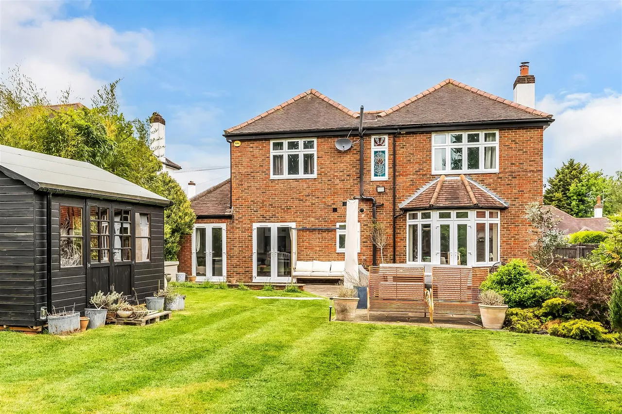 Gatesden Road, Fetcham, KT22, photo 26