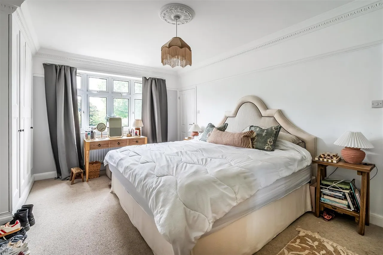 Gatesden Road, Fetcham, KT22, photo 18