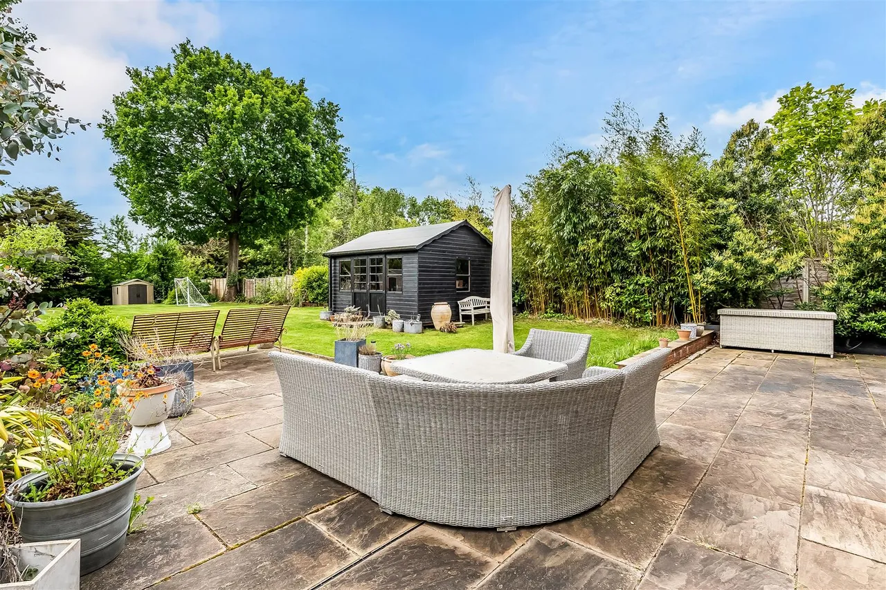 Gatesden Road, Fetcham, KT22, photo 28