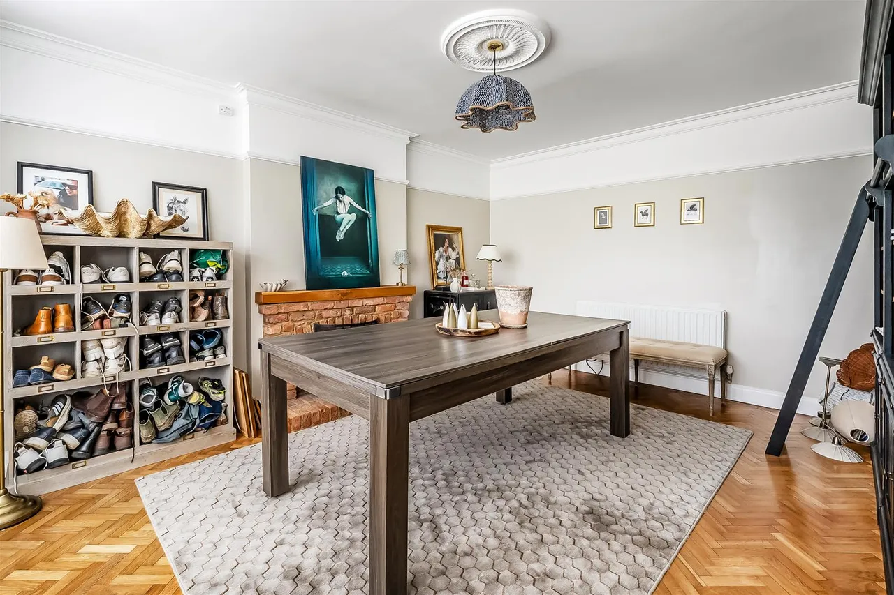 Gatesden Road, Fetcham, KT22, photo 14