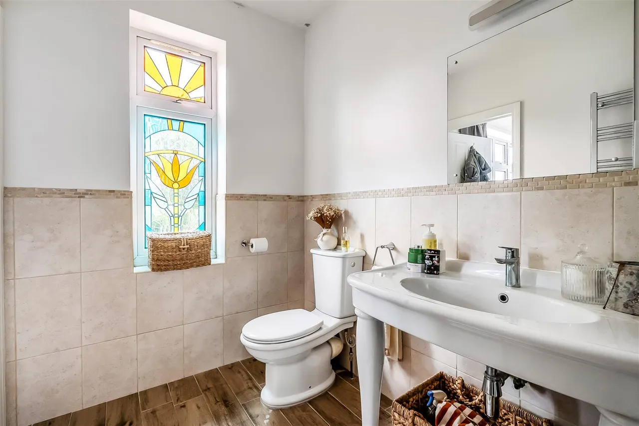 Gatesden Road, Fetcham, KT22, photo 17
