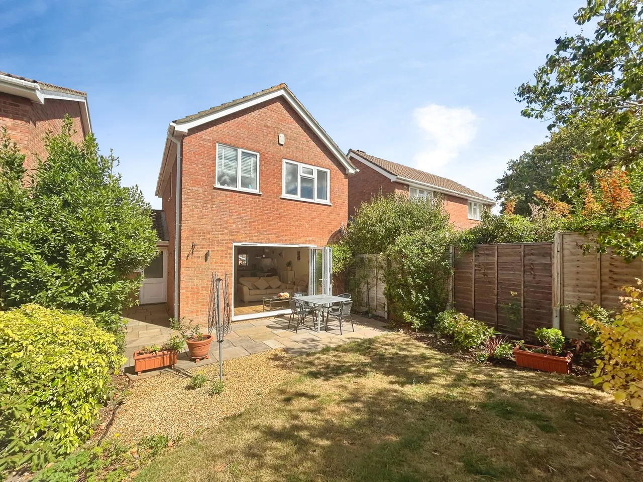 Beechcrest View, Hook, Hampshire, RG27 9RF, photo 3