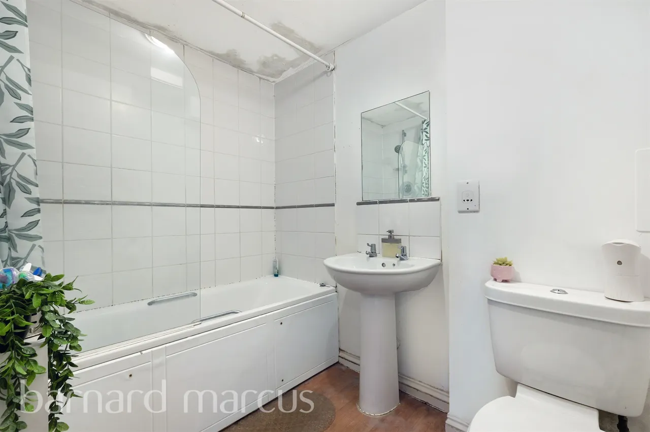 Tilley Road, Feltham, photo 6