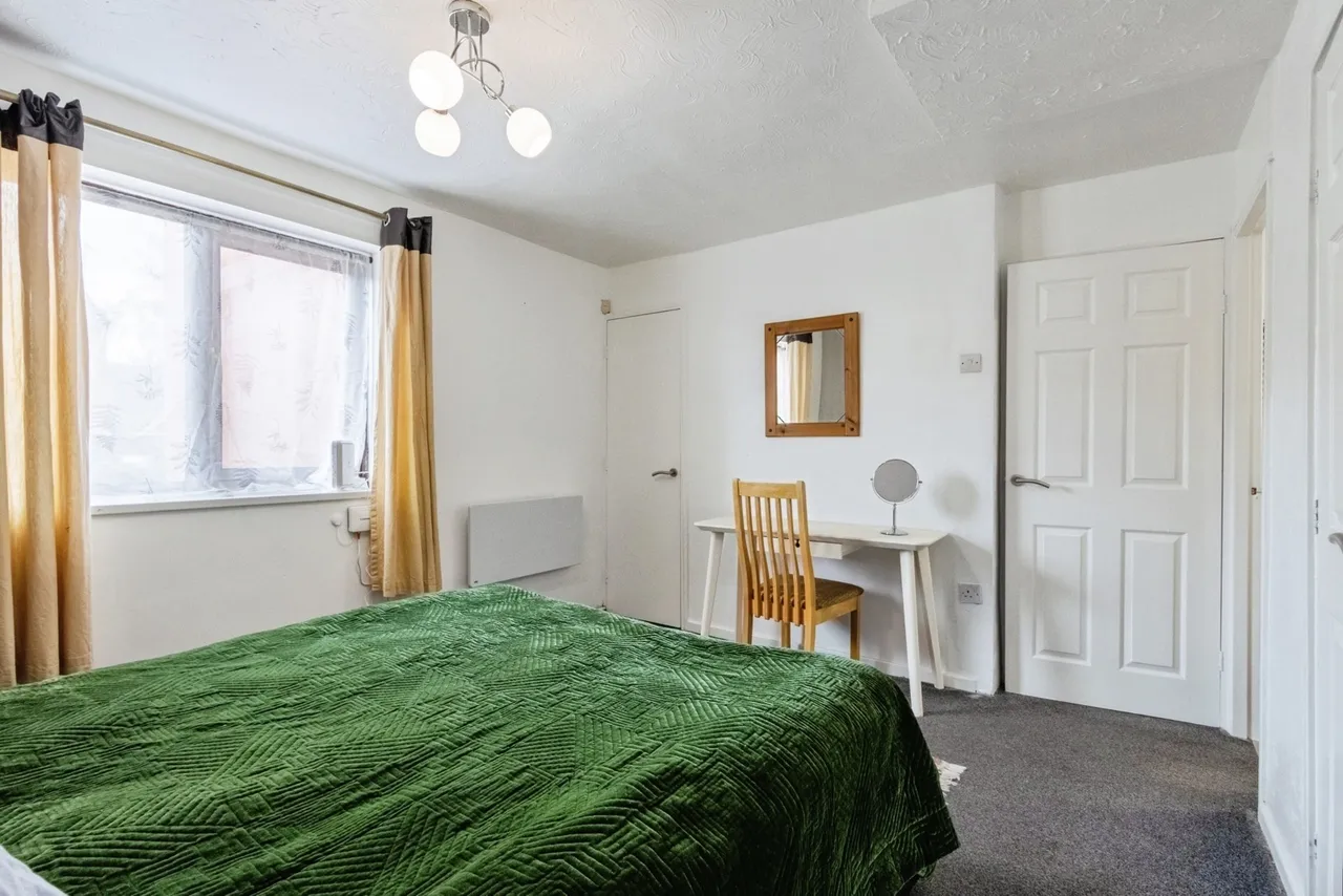 Dickinson Court, Wakefield, West Yorkshire, WF1, photo 4