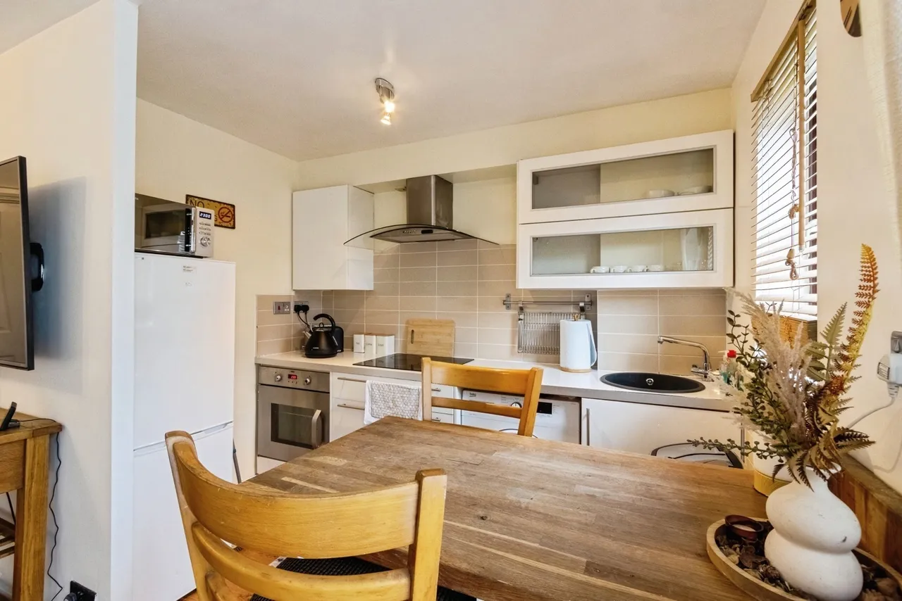 Dickinson Court, Wakefield, West Yorkshire, WF1, photo 6
