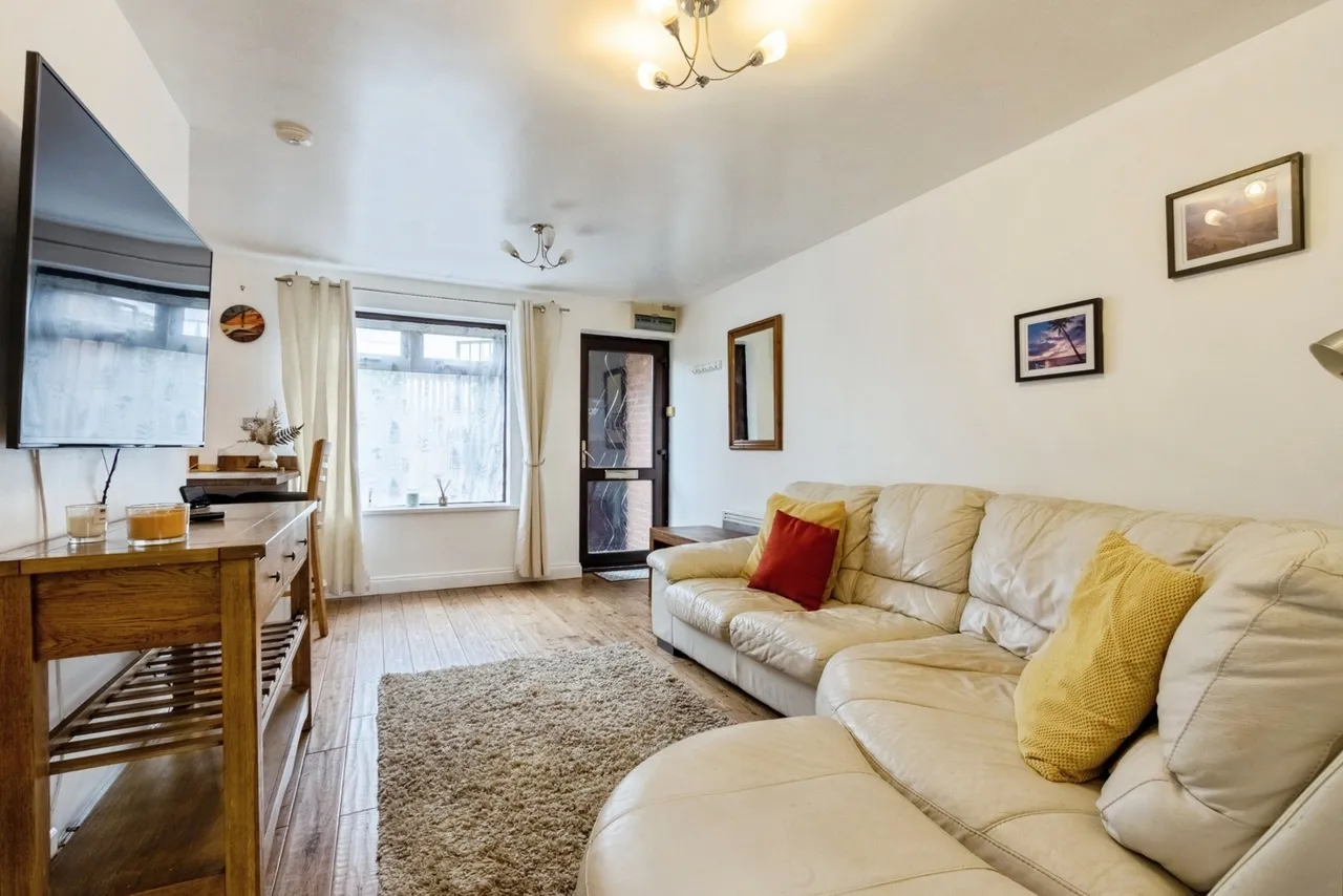 Dickinson Court, Wakefield, West Yorkshire, WF1, photo 7