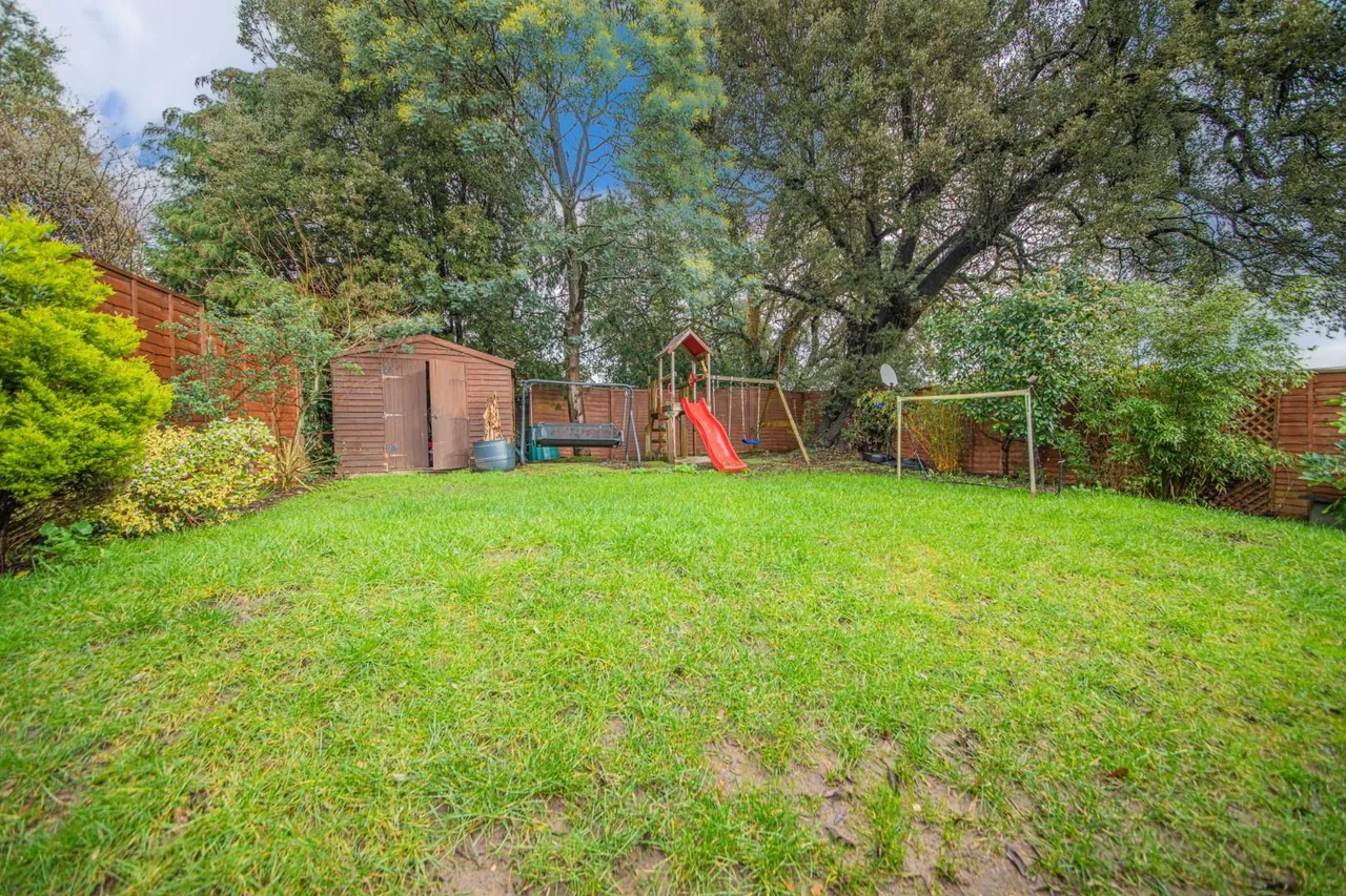 East Drive, Bishopstoke, EASTLEIGH, Hampshire, SO50 6FS, photo 9