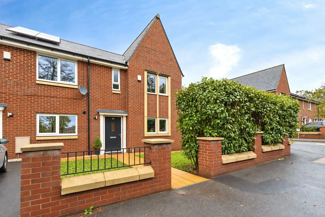 3 bed house for sale, Gorton Lane, Manchester, M12