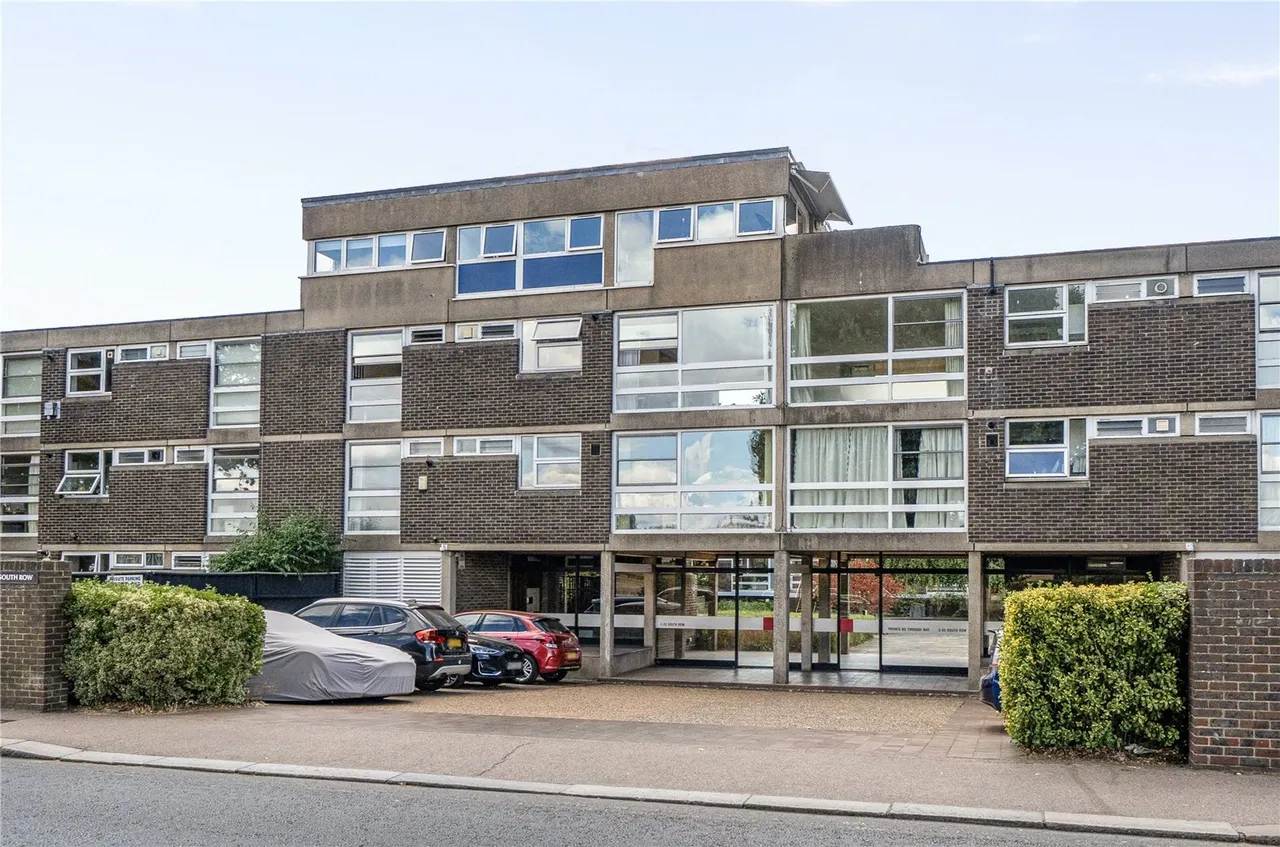 3 bed flat for sale — South Row, London, SE3