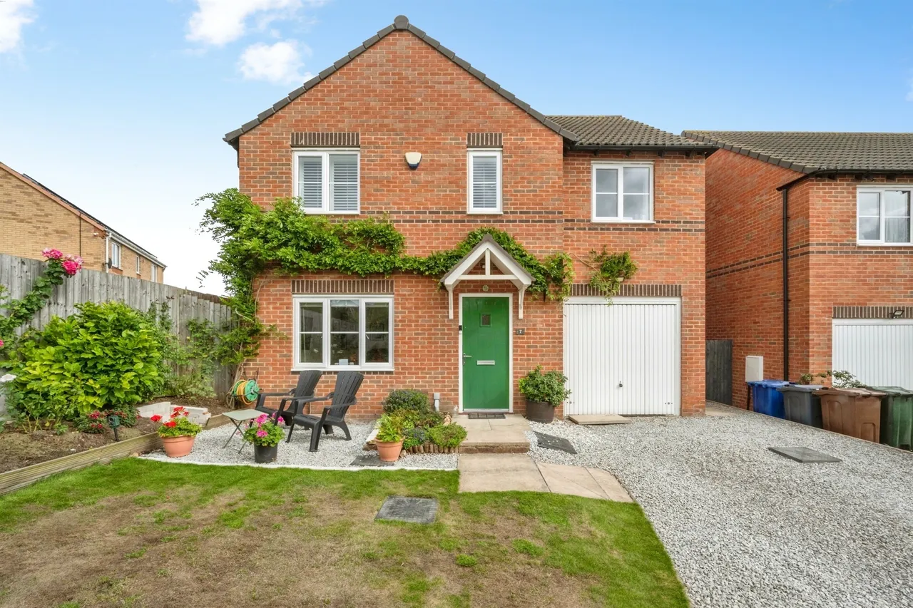 4 bed house for sale — Pickhills Grove, Goldthorpe, Rotherham
