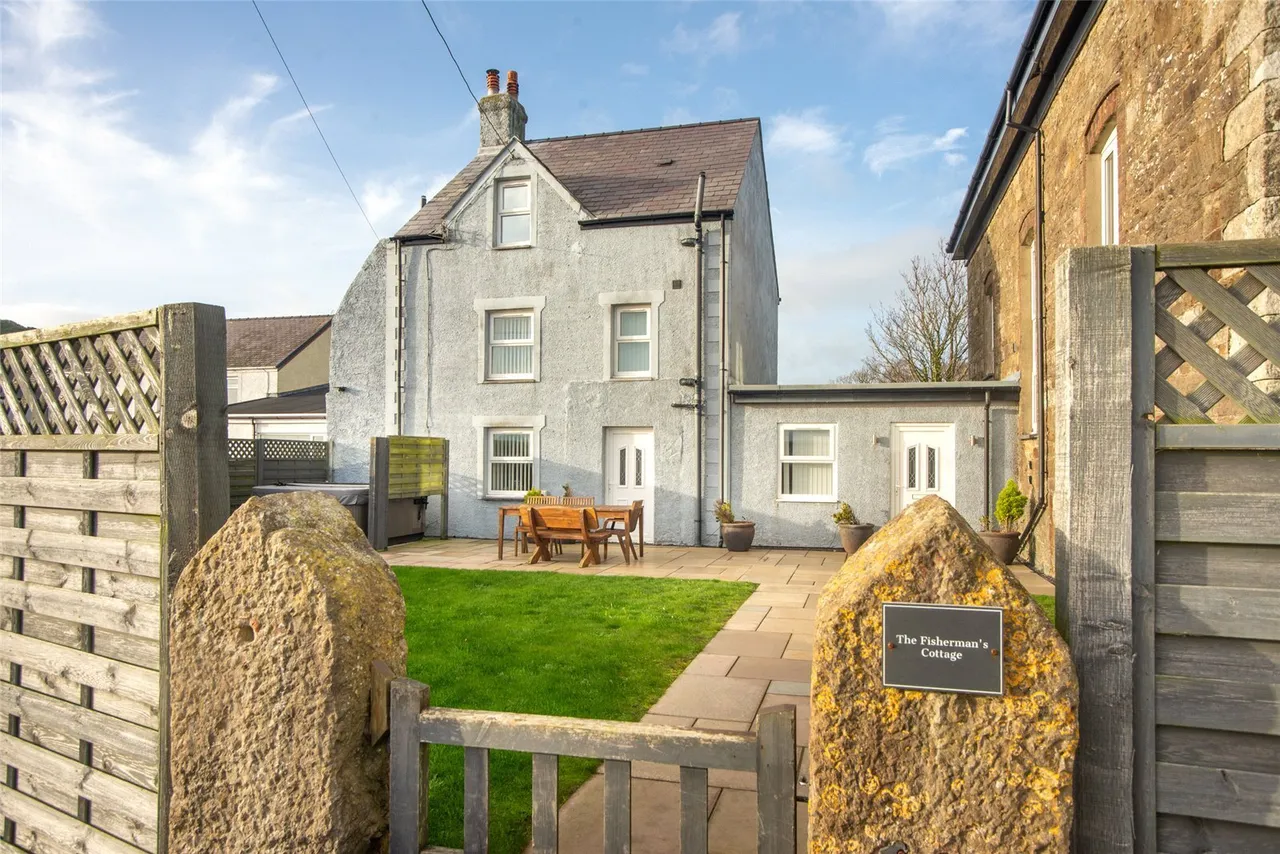 3 bed house for sale, Malltraeth, Bodorgan