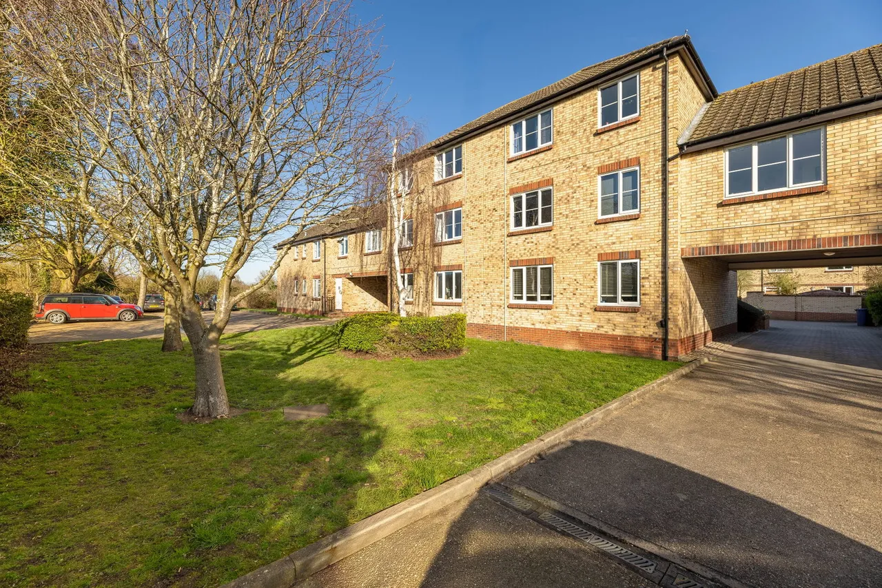 2 bed flat for sale — The Brambles Limes Park Road, St. Ives, PE27 5NJ