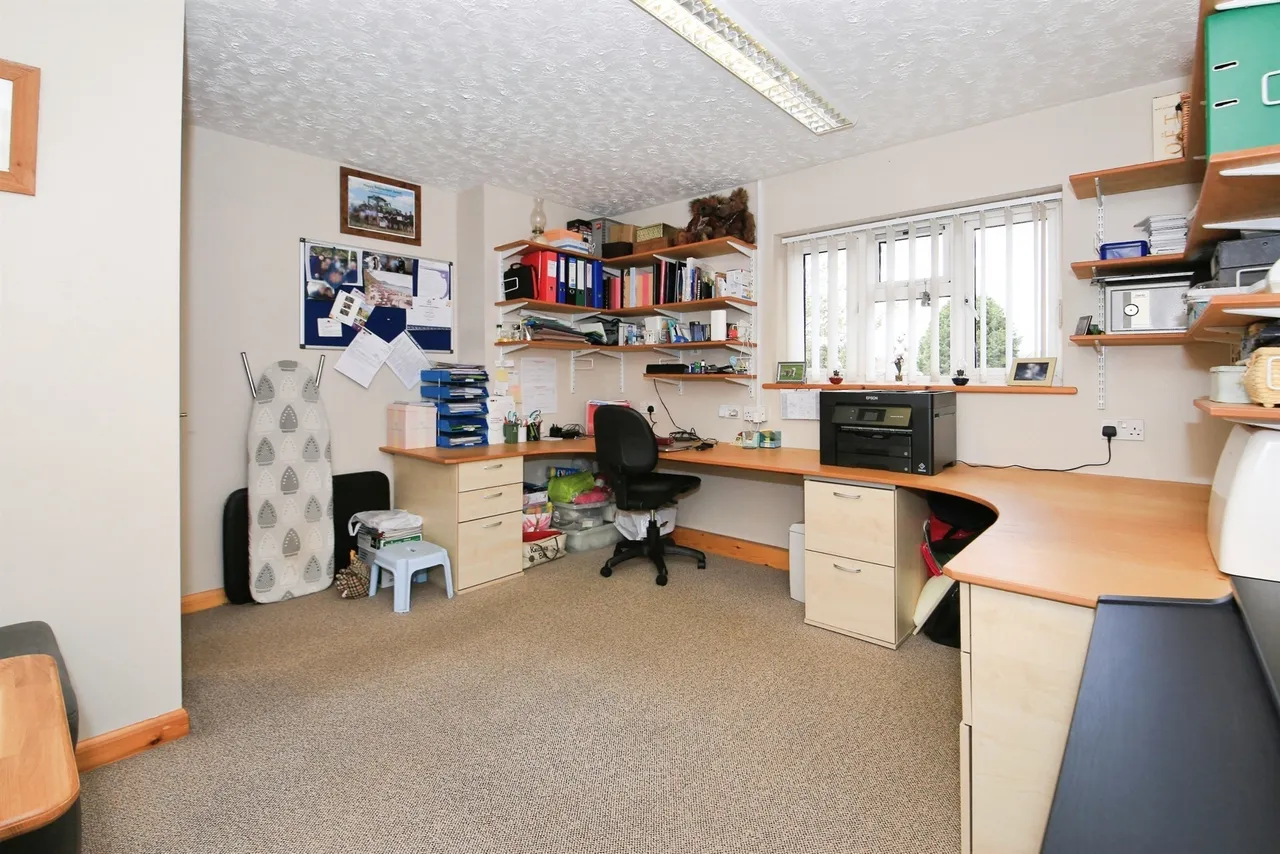 Crescent Road, Whittlesey, PE7, photo 15