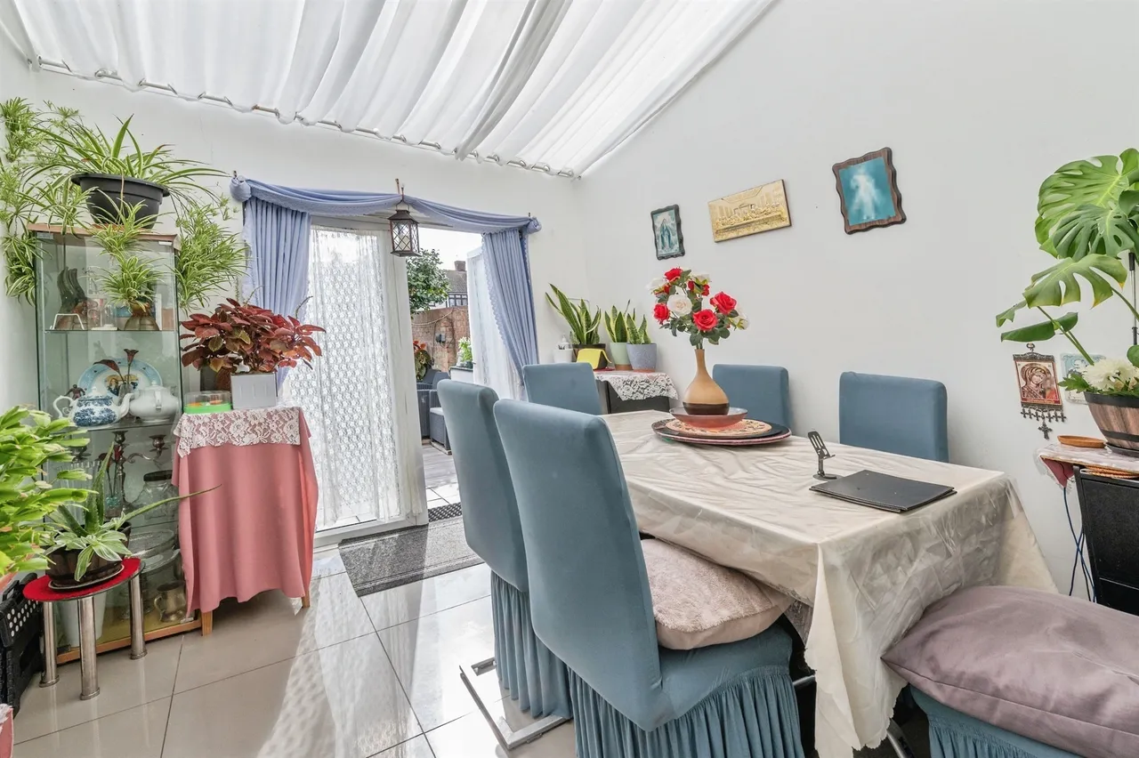 South End Road, Rainham, RM13, photo 8