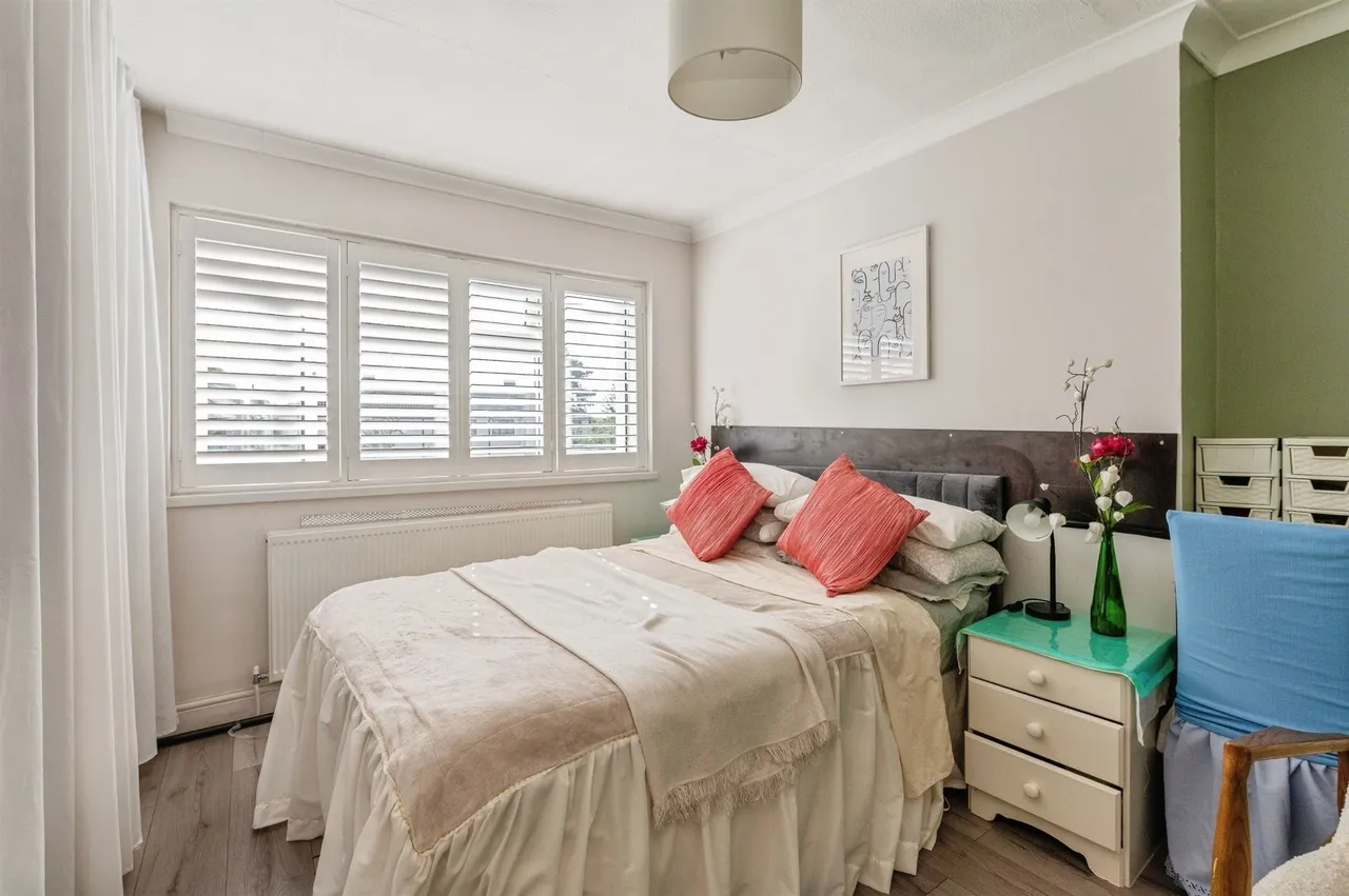 South End Road, Rainham, RM13, photo 5