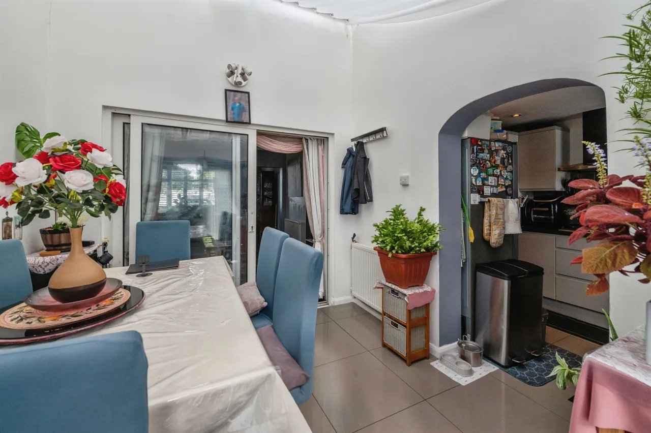 South End Road, Rainham, RM13, photo 6