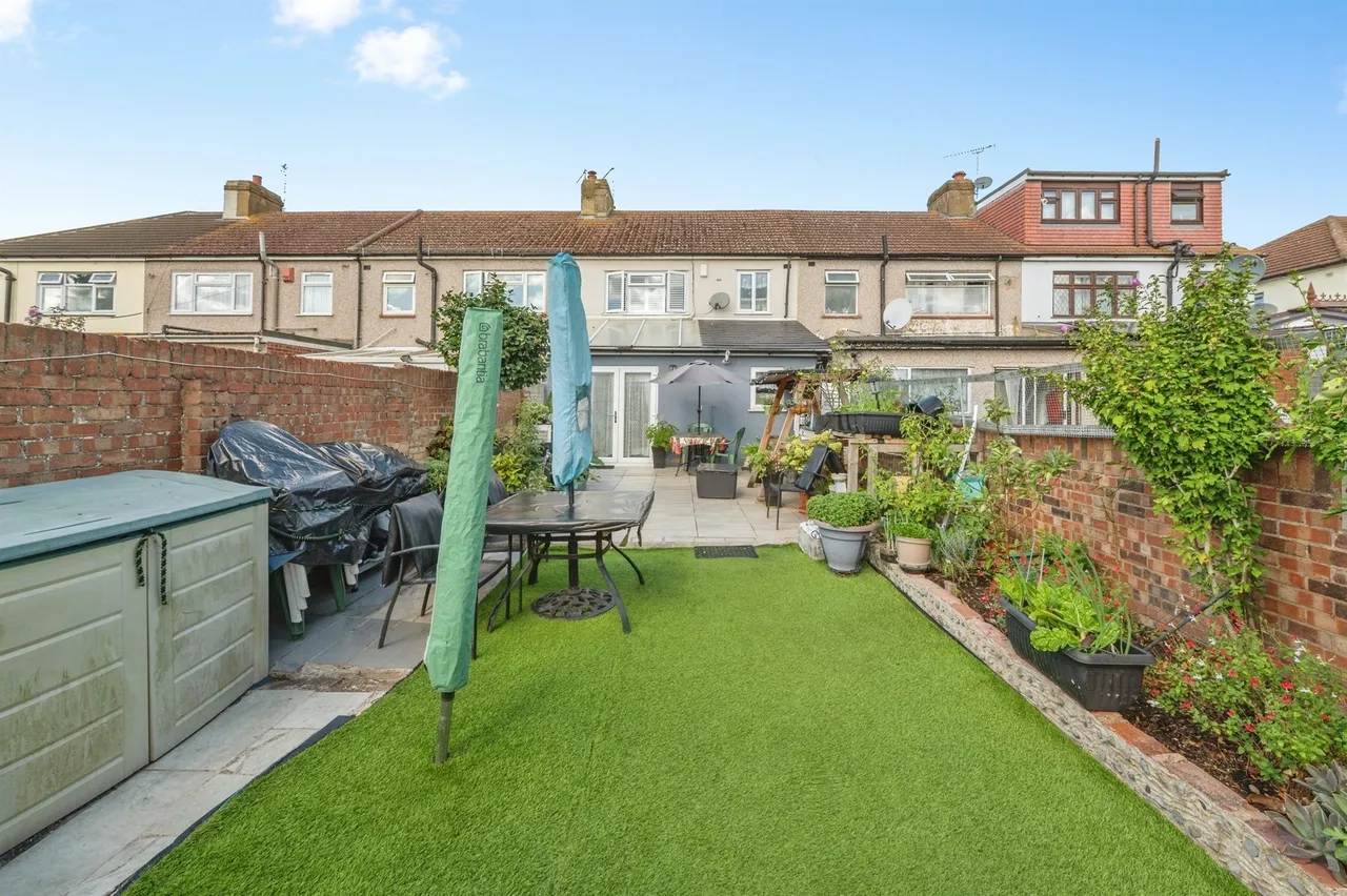 South End Road, Rainham, RM13, photo 3